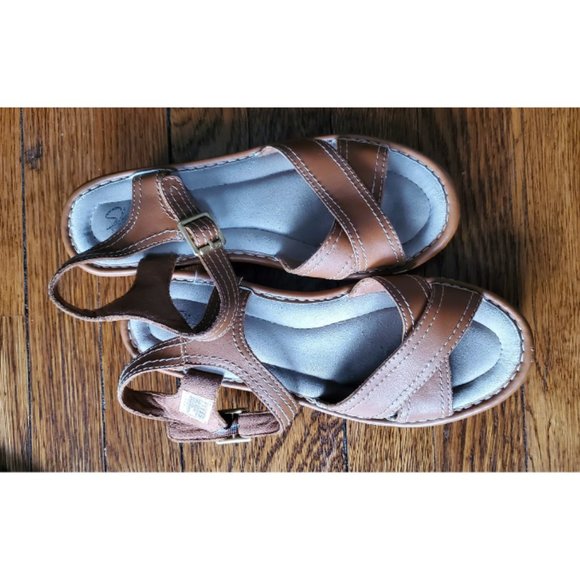 Spring/Summer Sandal Wedge - Picture 3 of 6